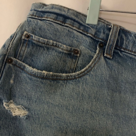 ABERCROMBIE & FITCH The Mom High Rise Curve Love Jean Shorts Size 35 - Picture 7 of 8